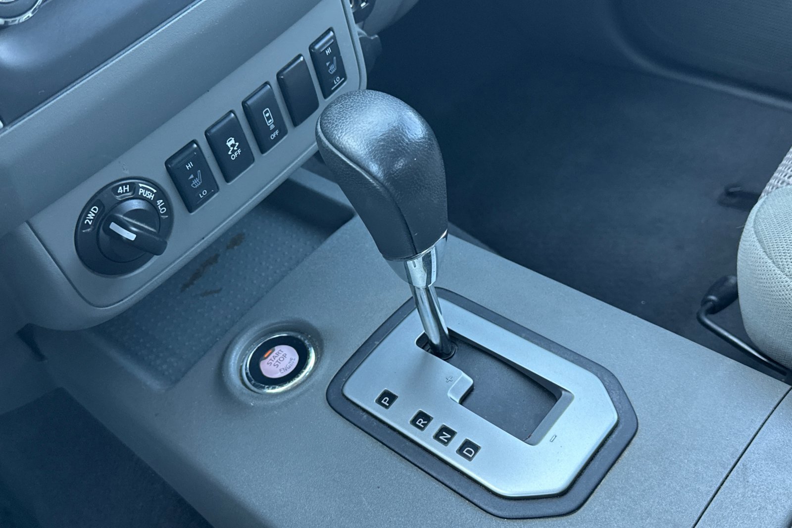 Used 2021 Nissan Frontier SV w/ Midnight Edition Floor Mats image 20