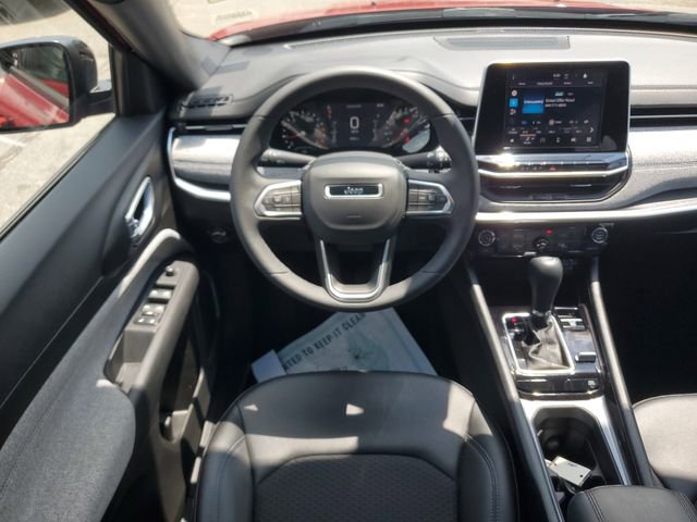 Certified 2025 Jeep Compass Latitude AWD/4WD image 19