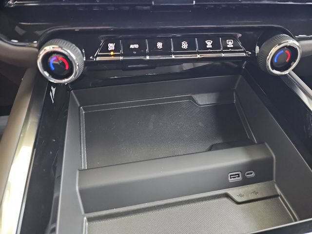 New 2026 Chevrolet Suburban LS w/ Max Trailering Package AWD/4WD image 18