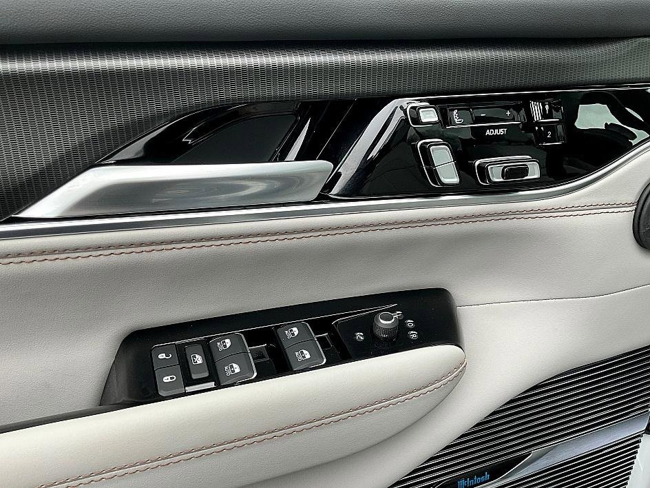 New 2026 Jeep Grand Wagoneer L Summit image 15