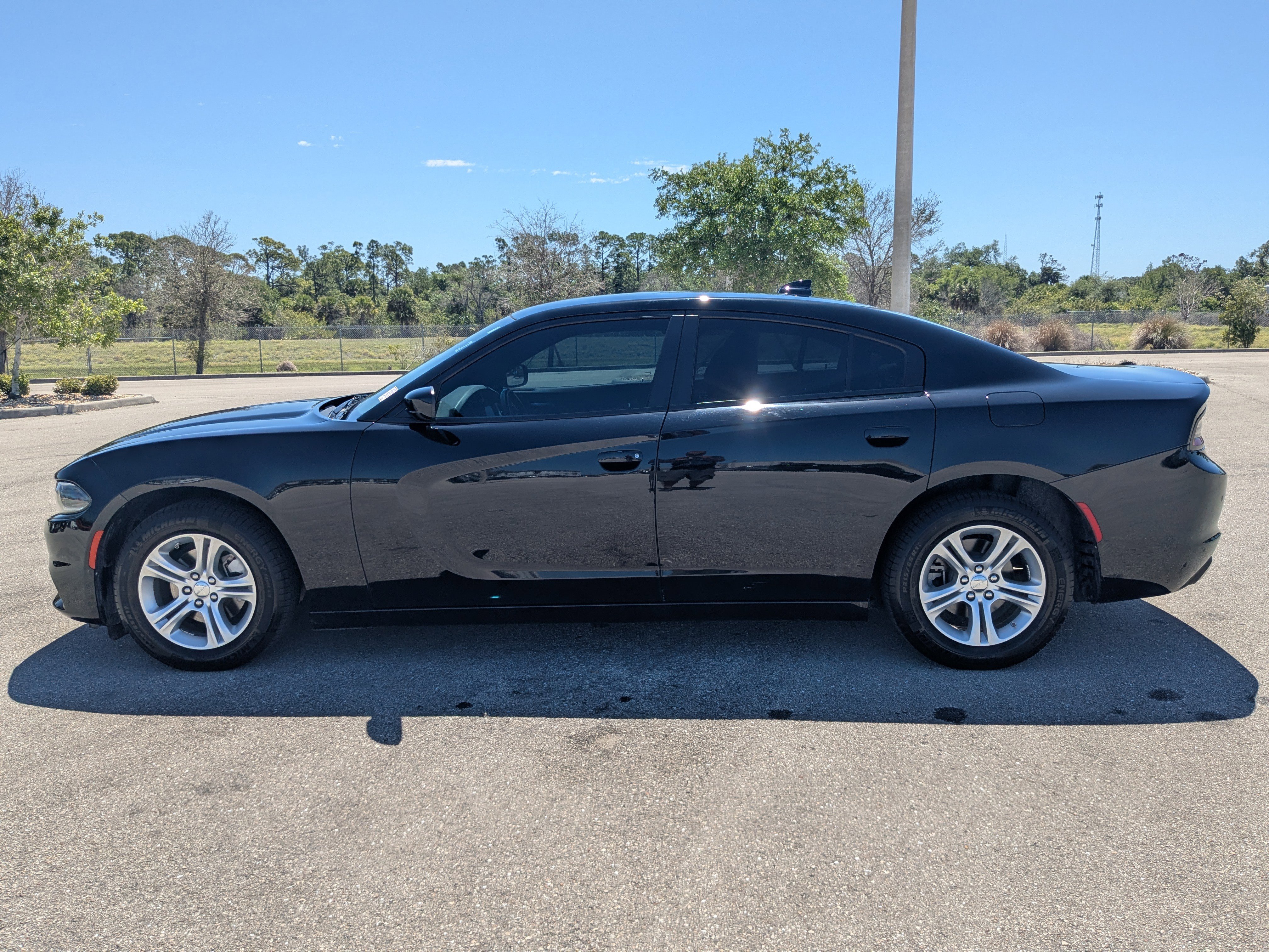 Used 2023 Dodge Charger SXT RWD image 9