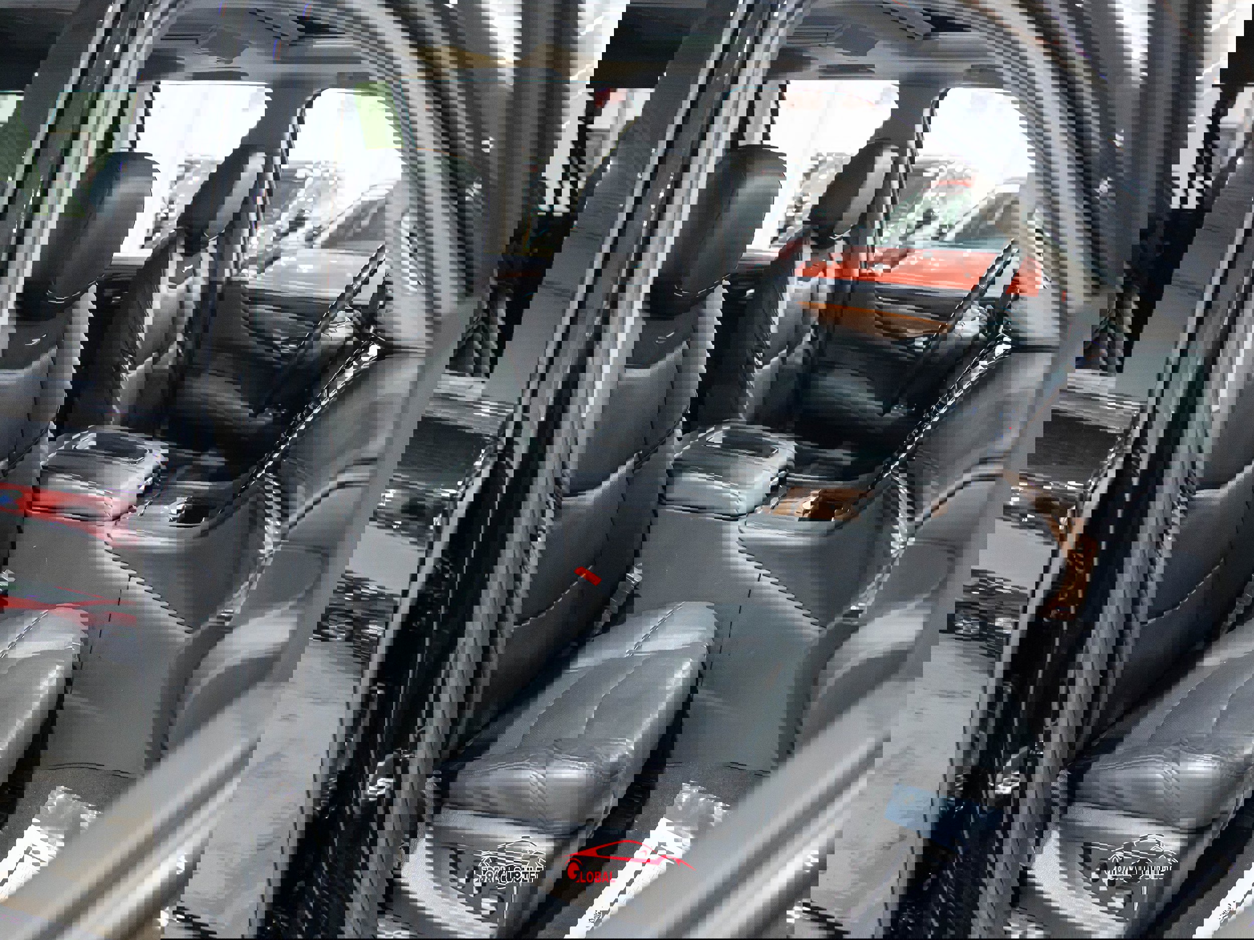 Used 2020 Cadillac Escalade ESV Premium Luxury w/ Escalade Sport Edition image 17