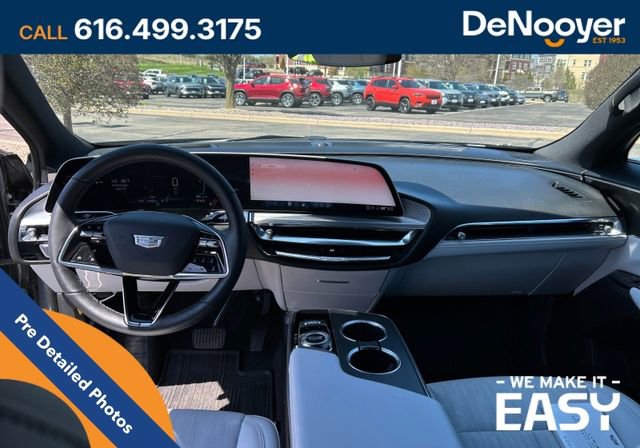 Used 2024 Cadillac Lyriq Luxury AWD/4WD image 14