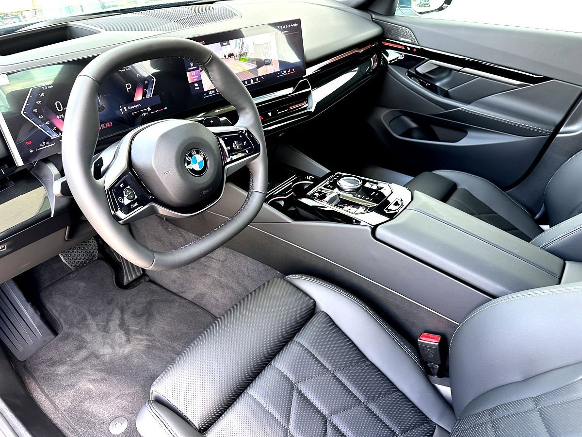 New 2026 BMW 530i RWD image 12