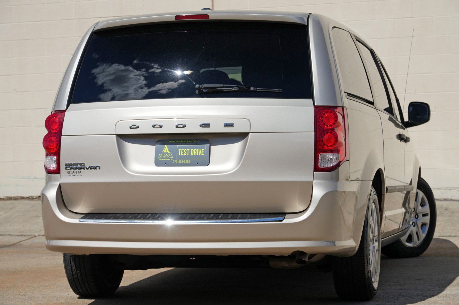 Used 2015 Dodge Grand Caravan American Value Package w/ UConnect Hands-Free Group FWD image 4