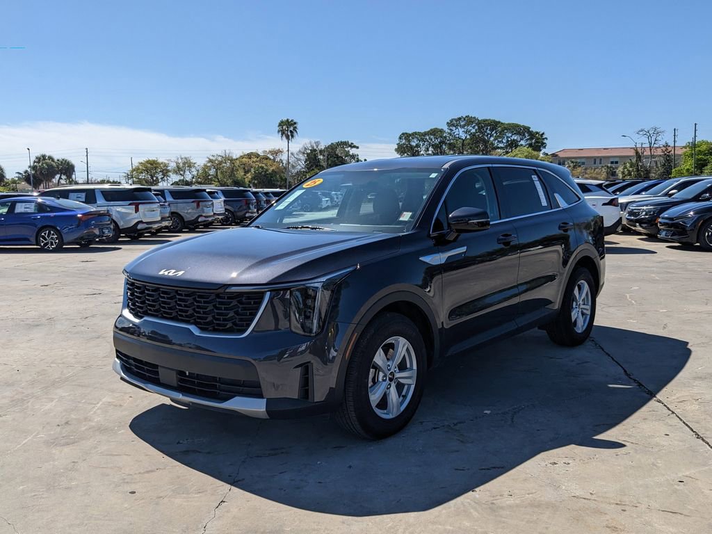 Certified 2025 Kia Sorento LX FWD image 4