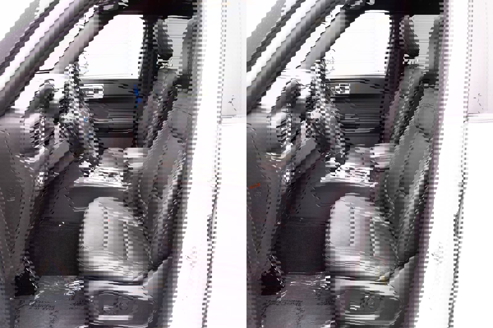 Used 2020 Ford Explorer XLT w/ Equipment Group 202A image 13