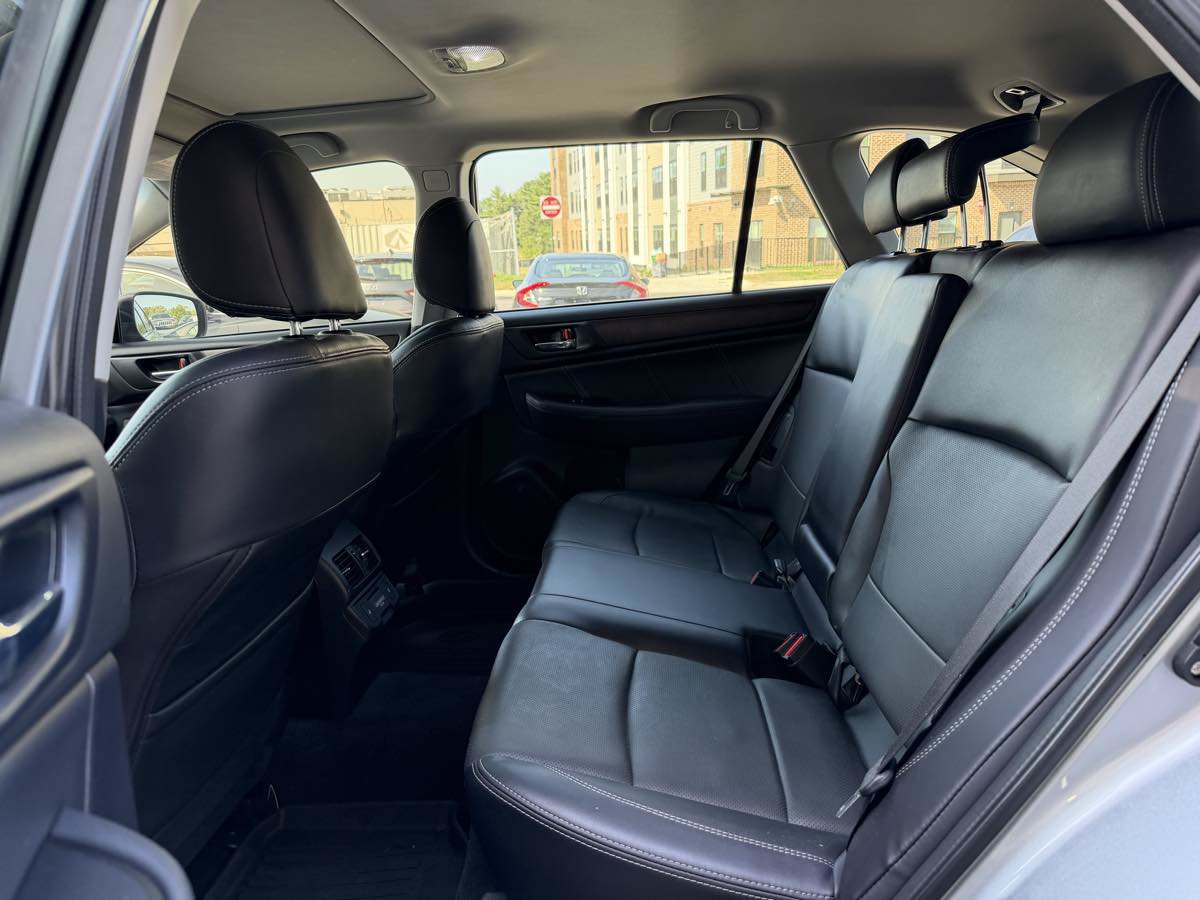 Used 2018 Subaru Outback 2.5i Limited AWD/4WD image 11