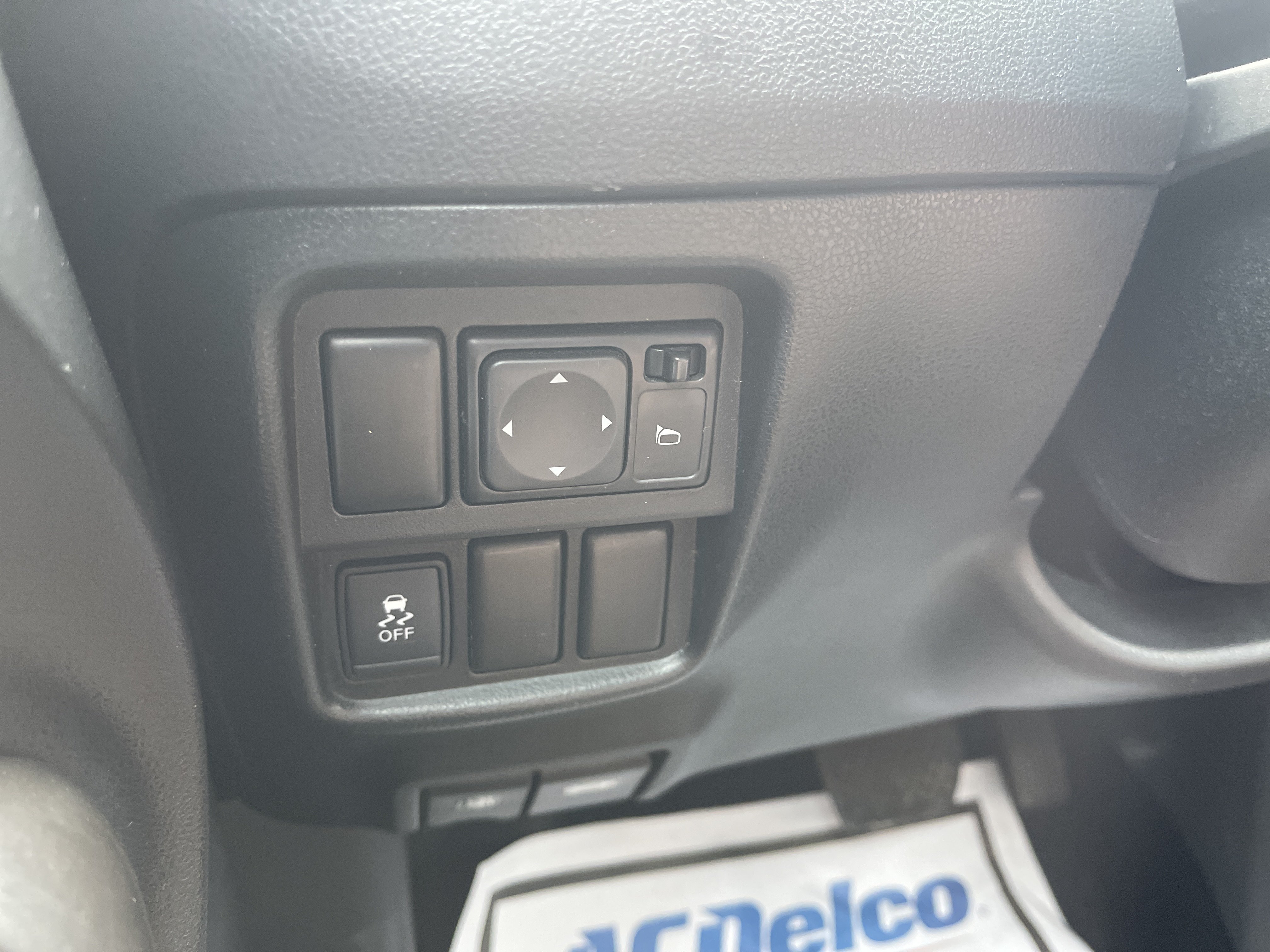 Used 2013 Nissan Juke S FWD image 21