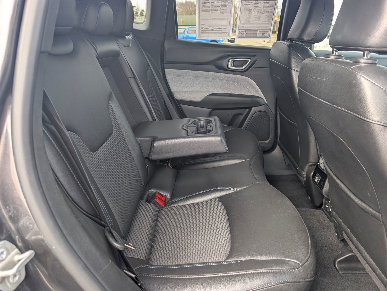 Used 2024 Jeep Compass Latitude image 24