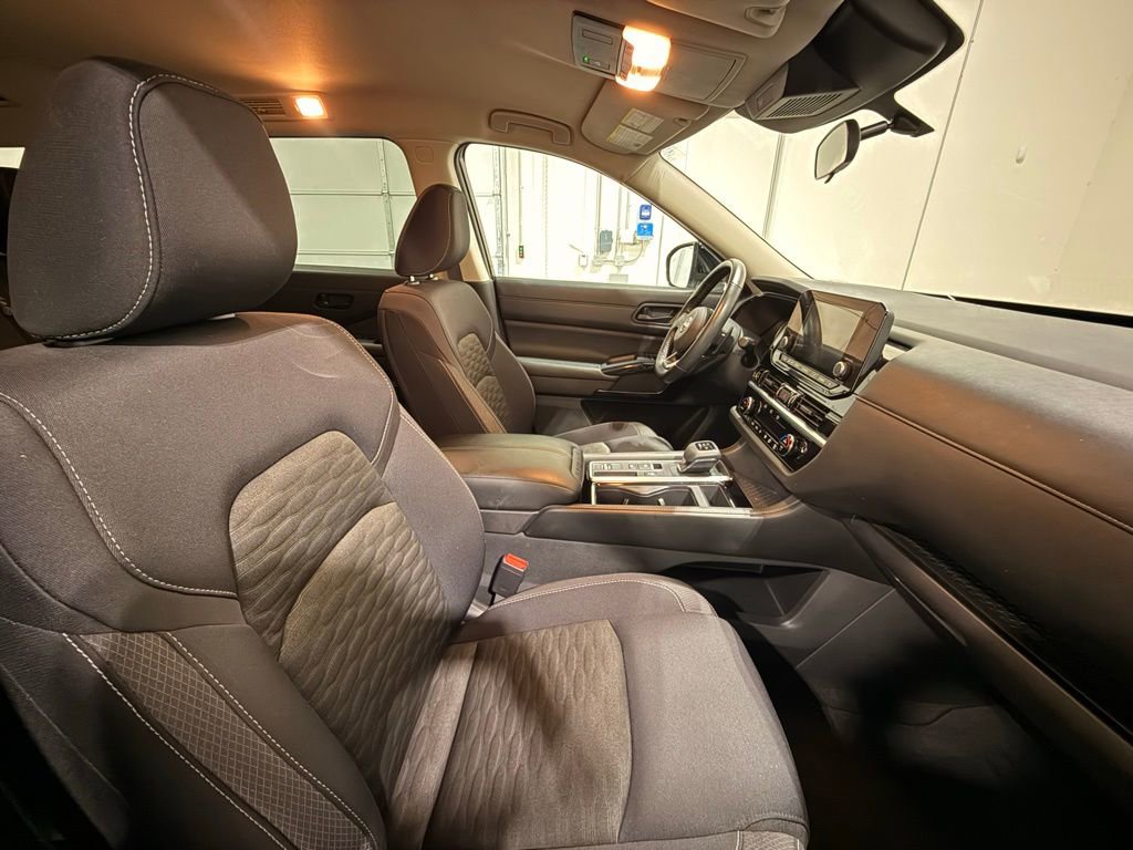 Used 2023 Nissan Pathfinder SV image 26