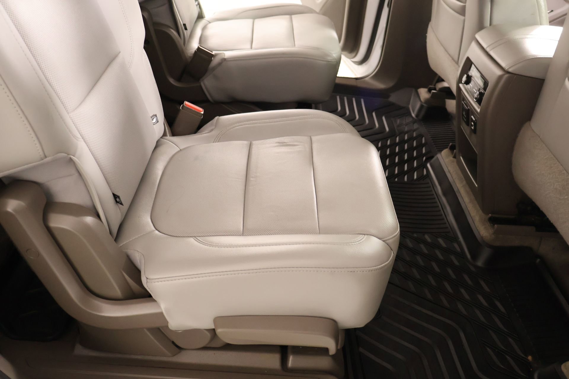 Used 2021 Chevrolet Traverse Premier w/ LPO, Floor Liner Package AWD/4WD image 17