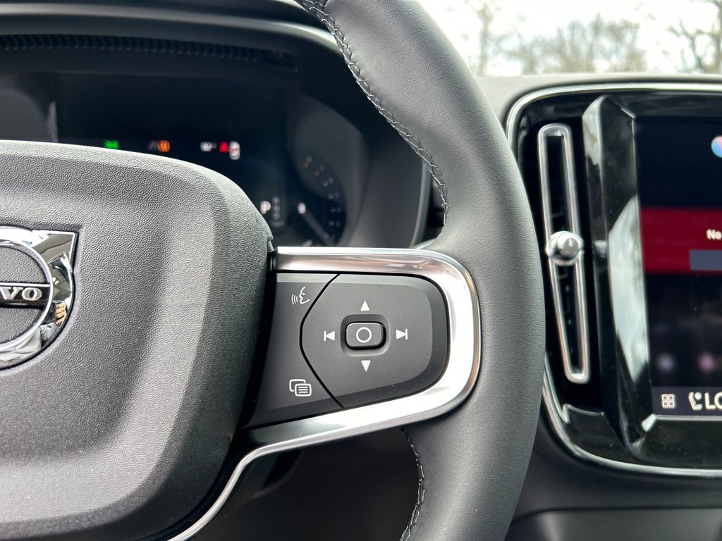 New 2026 Volvo XC40 B5 Plus w/ Climate Package AWD/4WD image 14