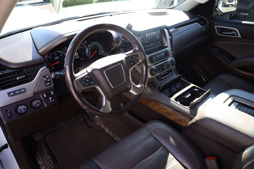 Used 2020 GMC Yukon XL Denali AWD/4WD image 12