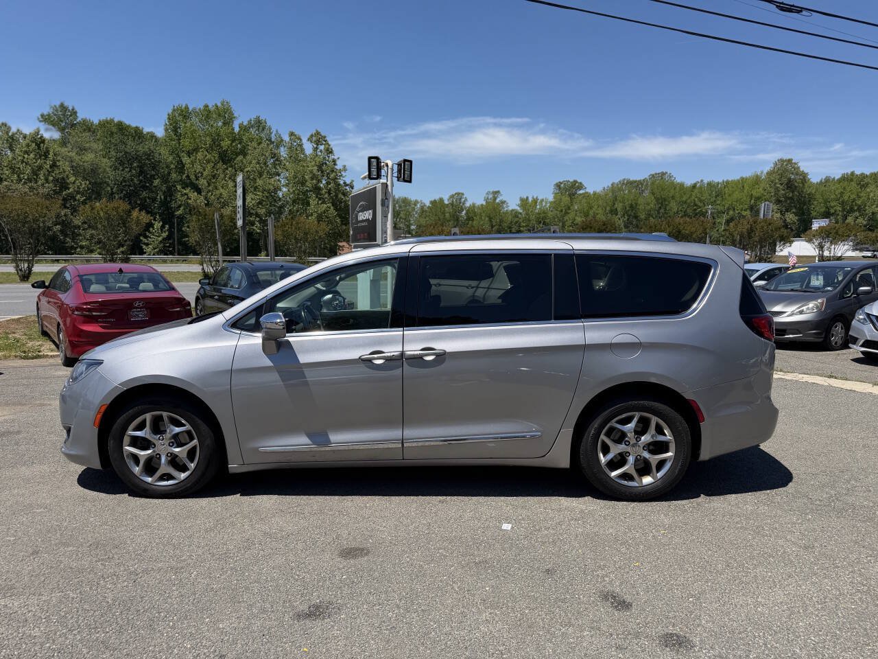 Used 2018 Chrysler Pacifica Limited FWD image 7