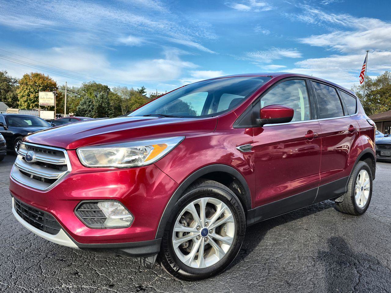 Used 2017 Ford Escape SE image 1