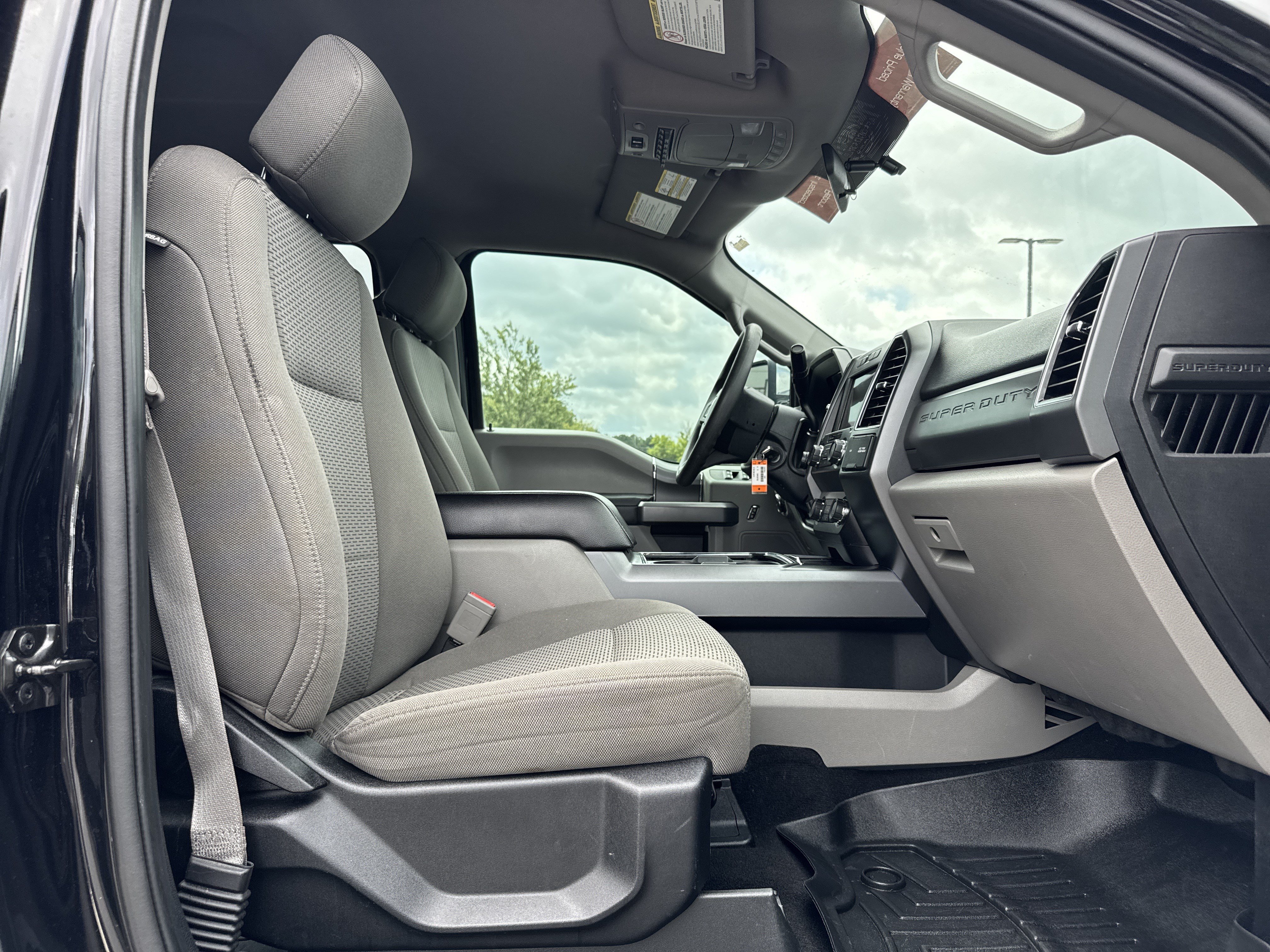 Used 2019 Ford F250 XLT w/ XLT Premium Package AWD/4WD image 31
