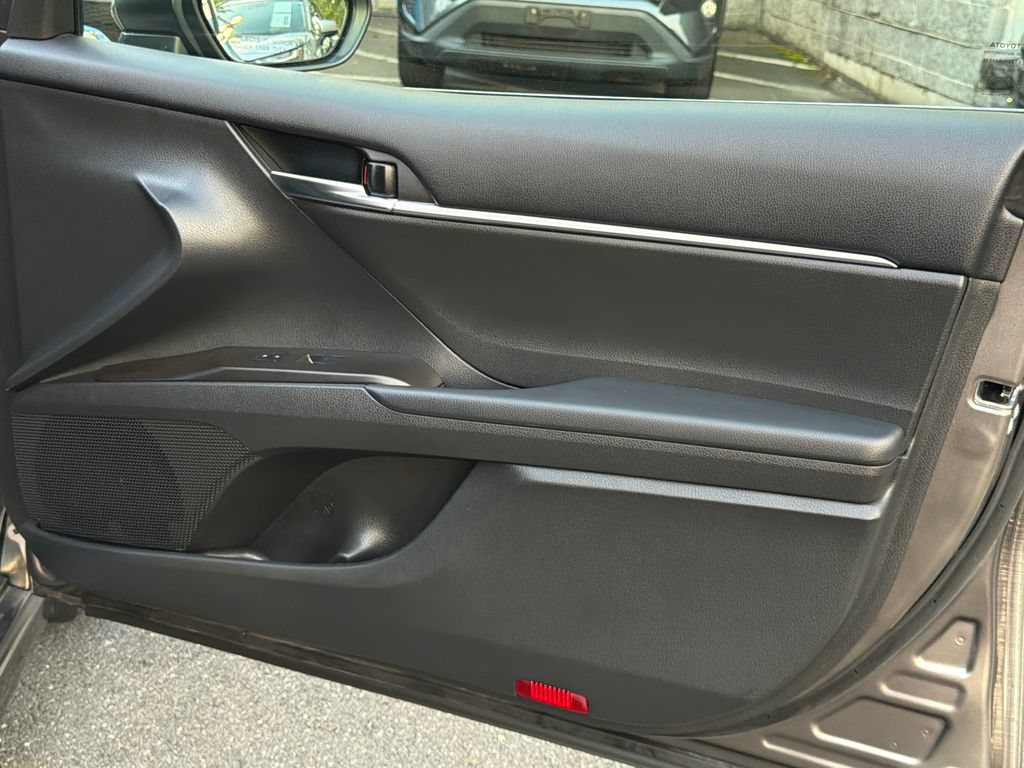 Used 2024 Toyota Camry SE FWD image 12
