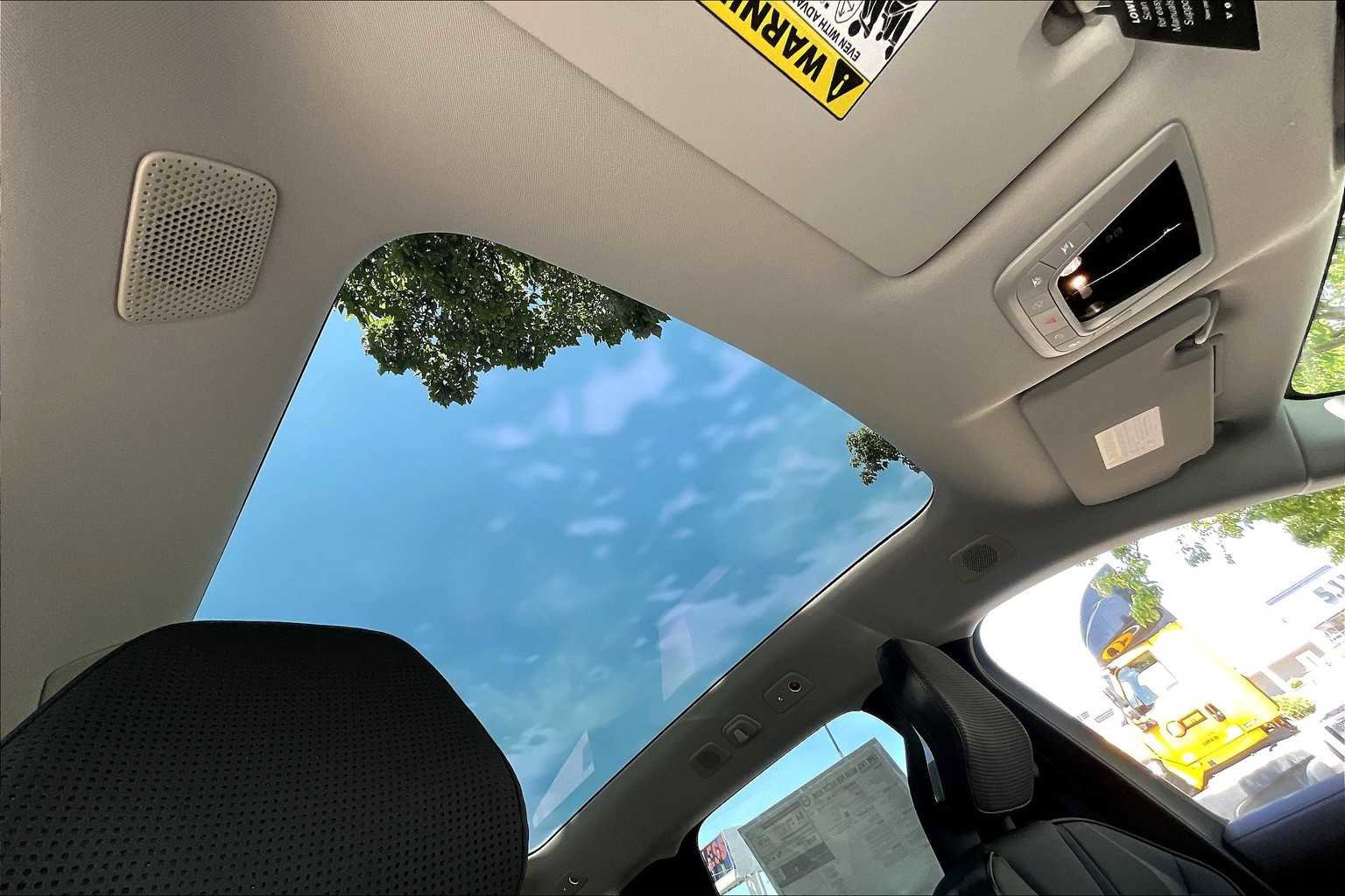 New 2025 Volvo EX90 Ultra image 30