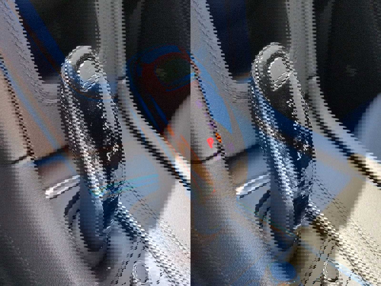 Used 2025 Cadillac XT6 Luxury image 21