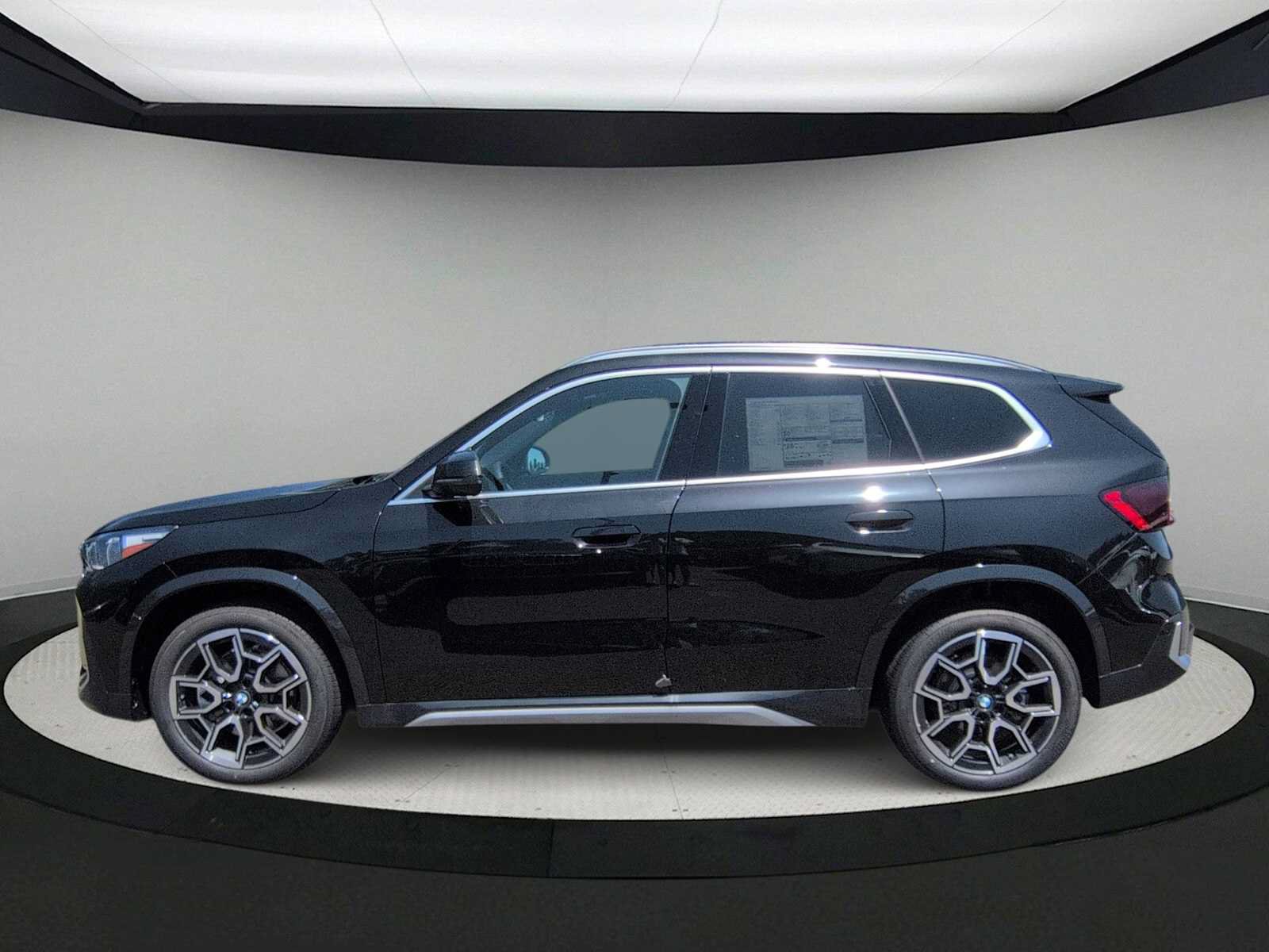 New 2026 BMW X1 xDrive28i w/ Convenience Package AWD/4WD image 5