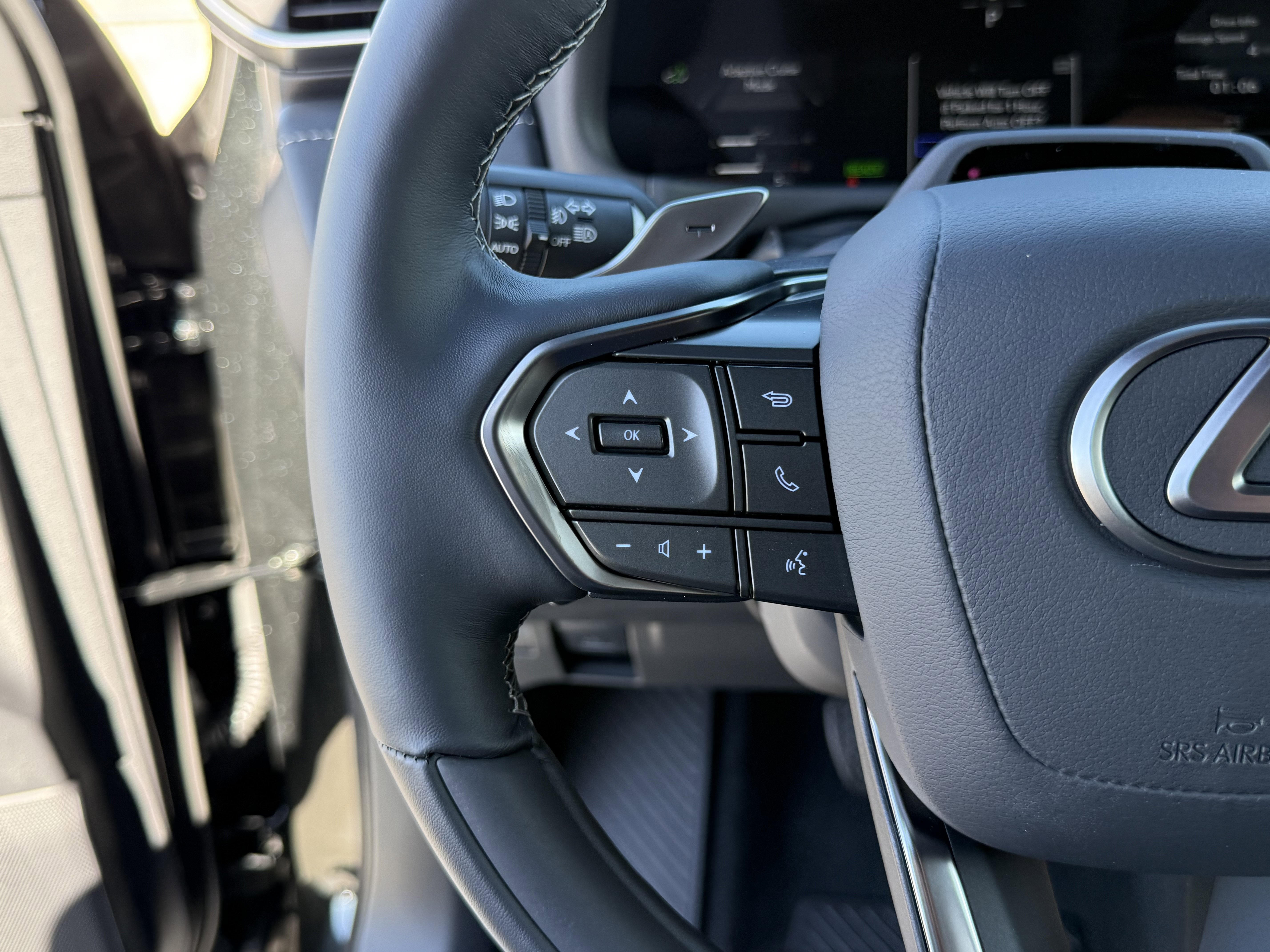 New 2026 Lexus LX 700h Luxury image 22