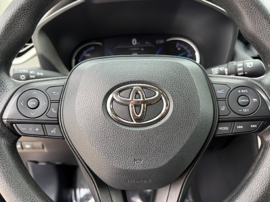 Used 2025 Toyota RAV4 XLE AWD/4WD image 19