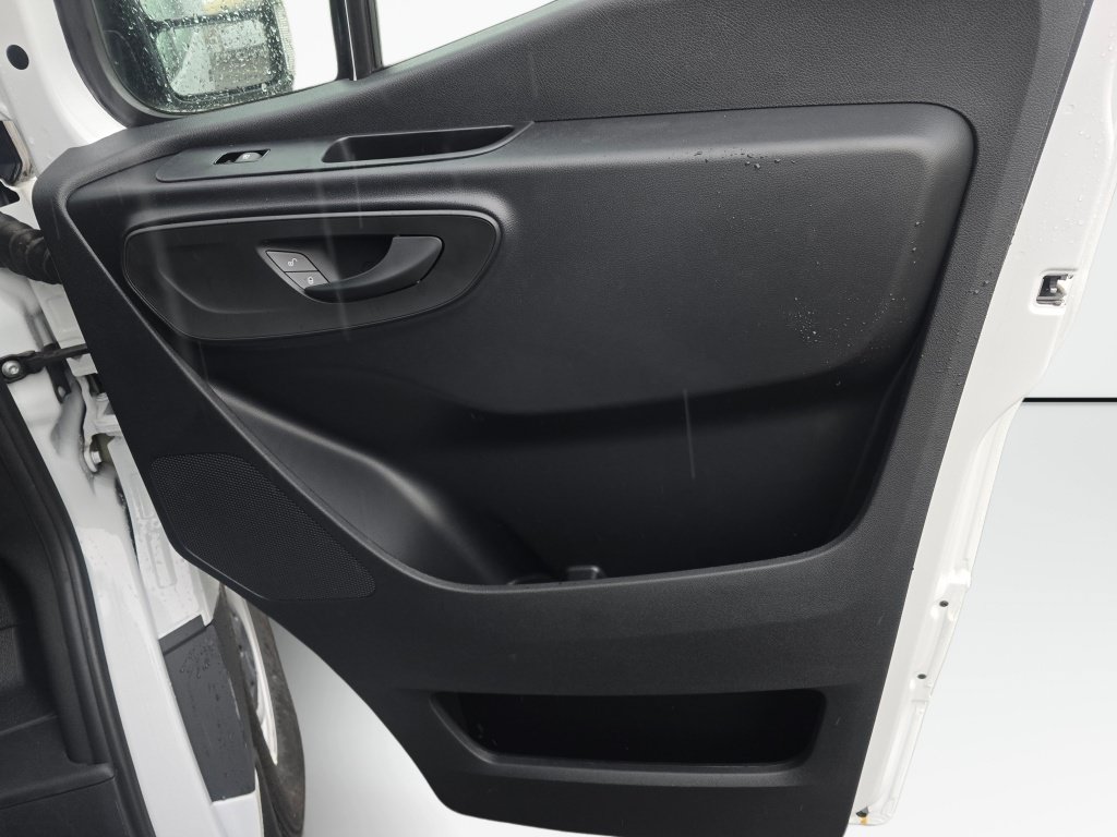 New 2025 Mercedes-Benz eSprinter 170 Cargo image 24