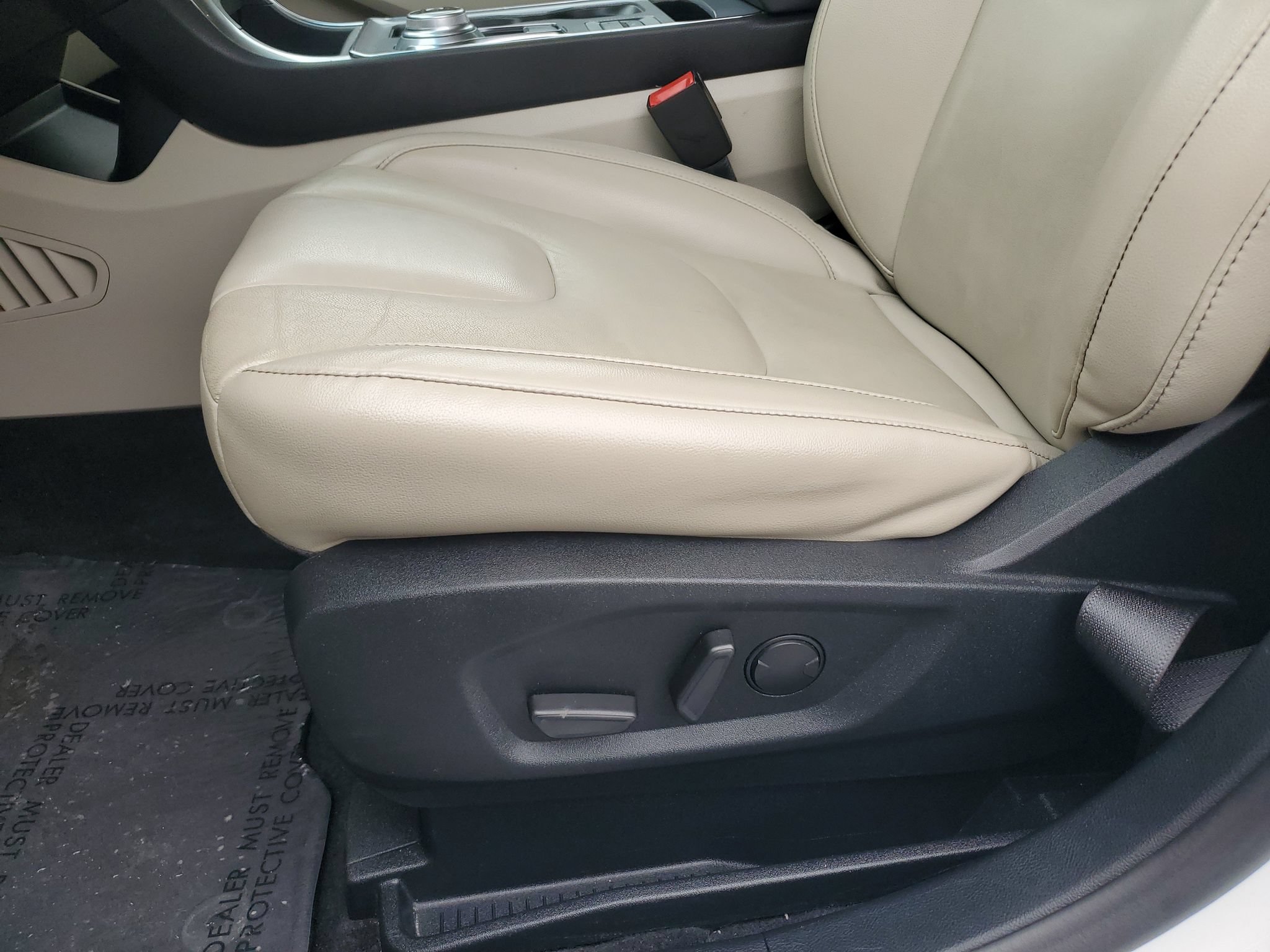 Used 2021 Ford Edge Titanium AWD/4WD image 15