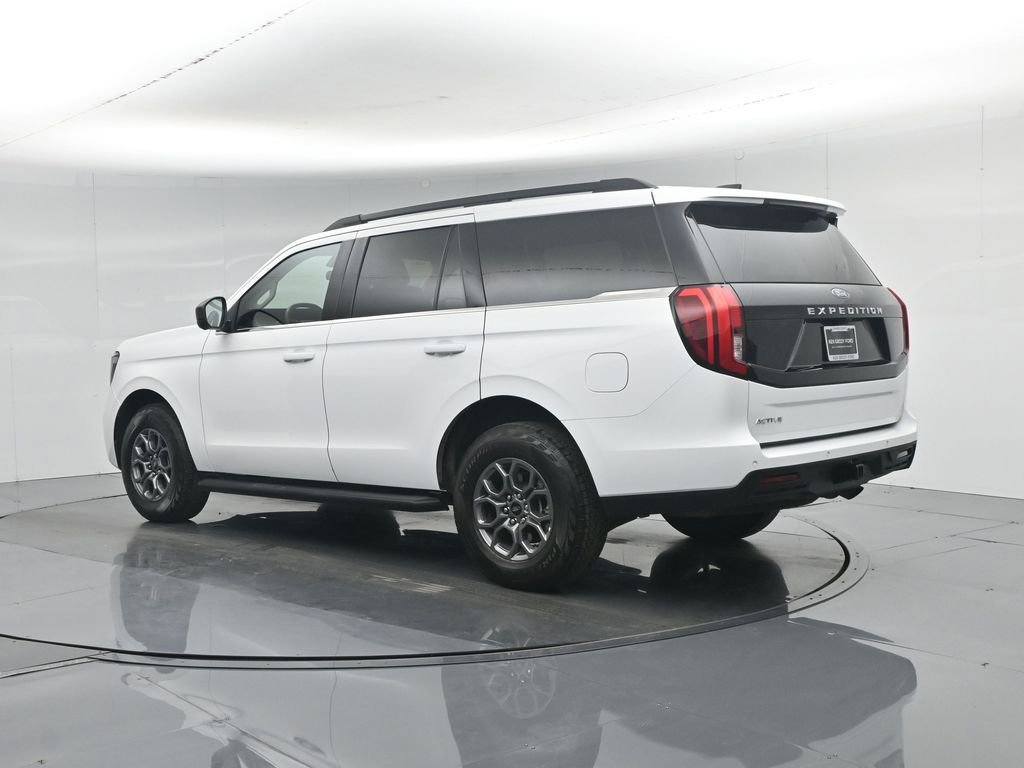 Used 2025 Ford Expedition Active AWD/4WD image 7