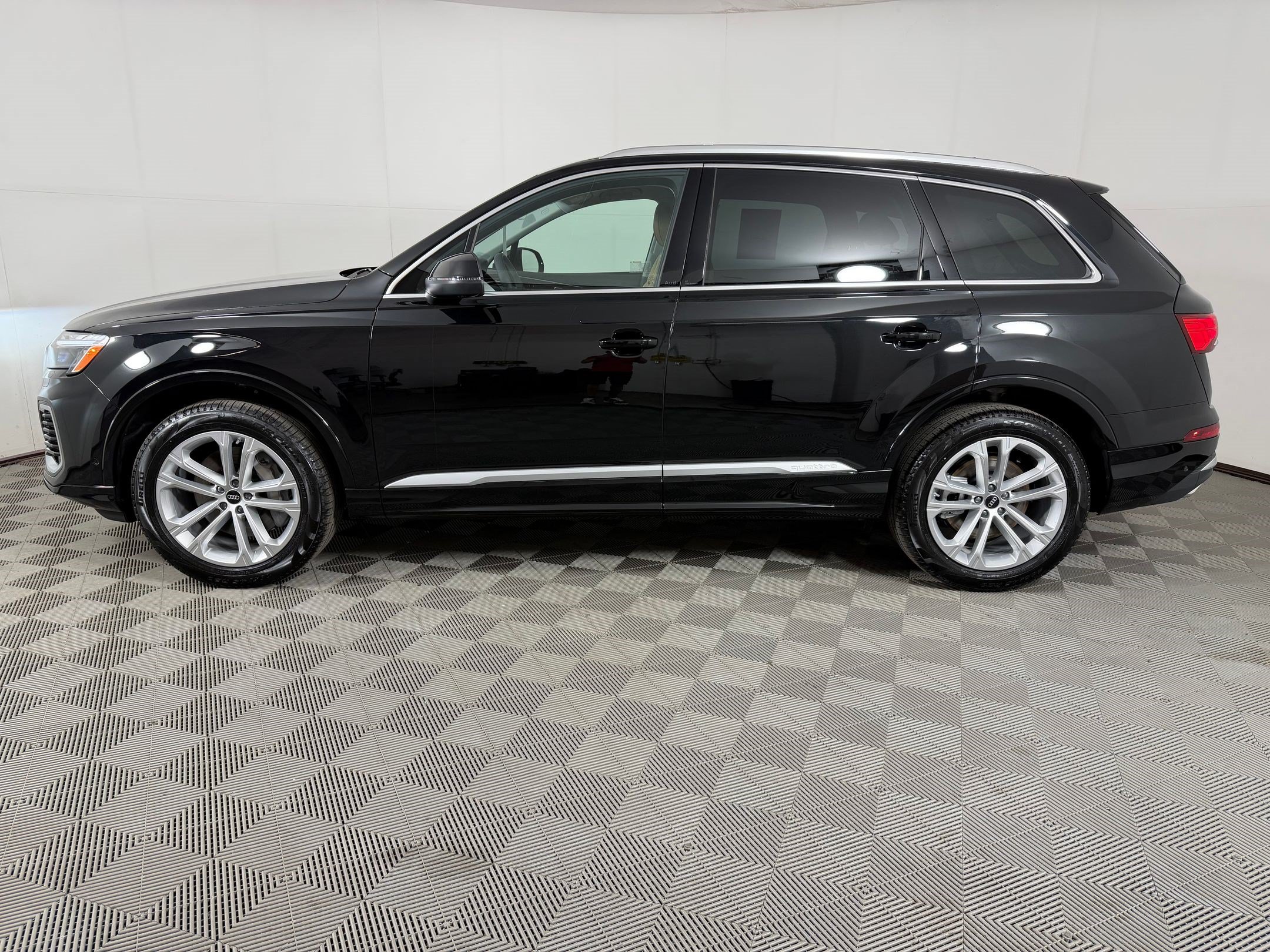 New 2026 Audi Q7 2.0T Premium Plus AWD/4WD image 2