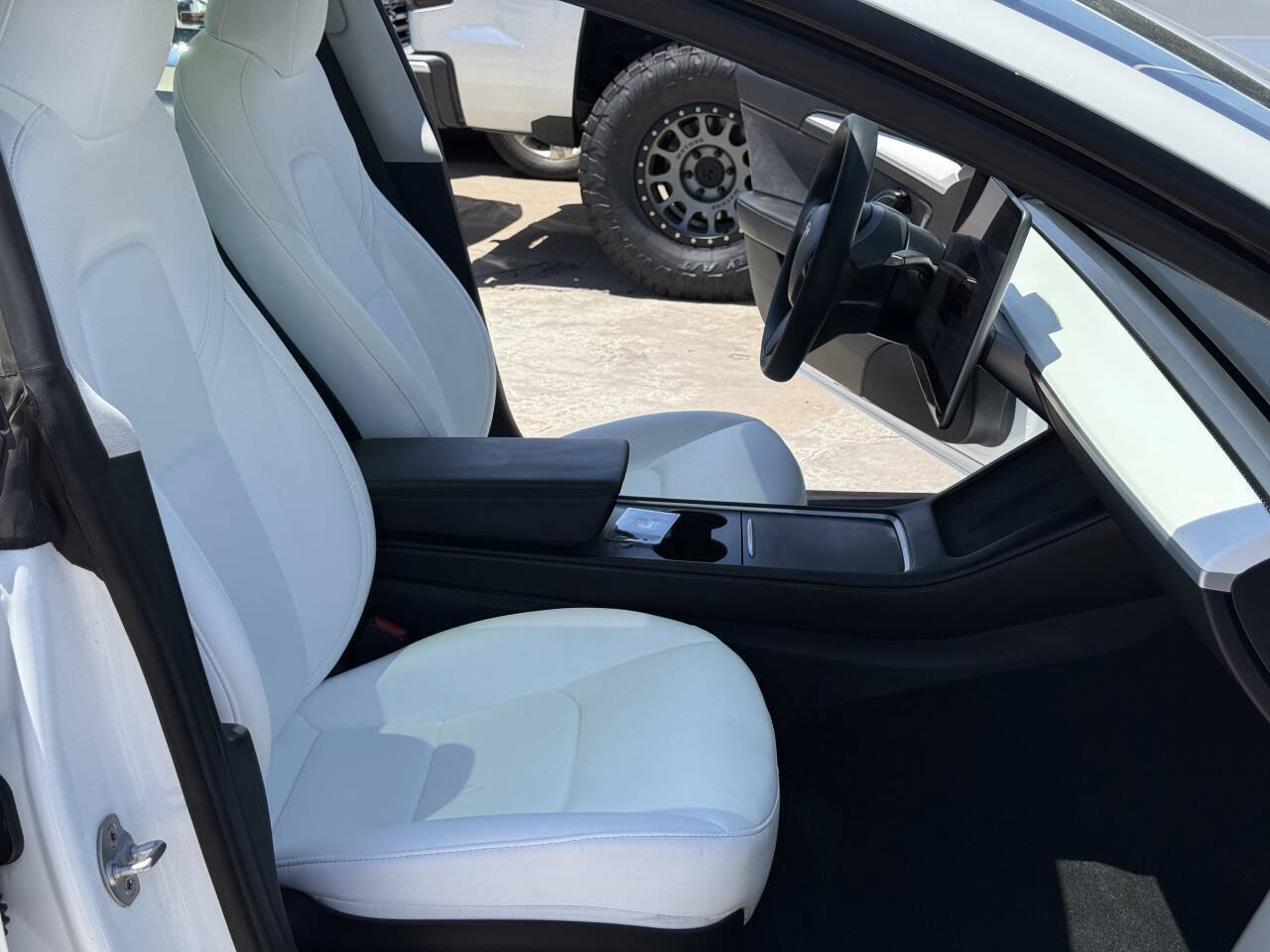 Used 2023 Tesla Model 3 Standard Range RWD image 6