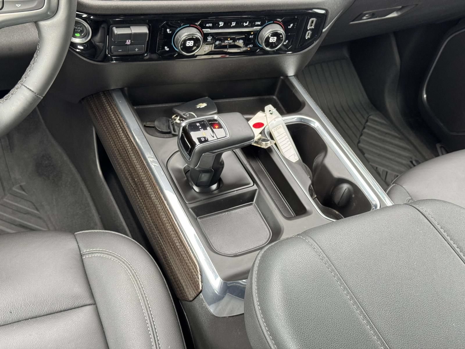 Used 2024 Chevrolet Silverado 1500 LT AWD/4WD image 5