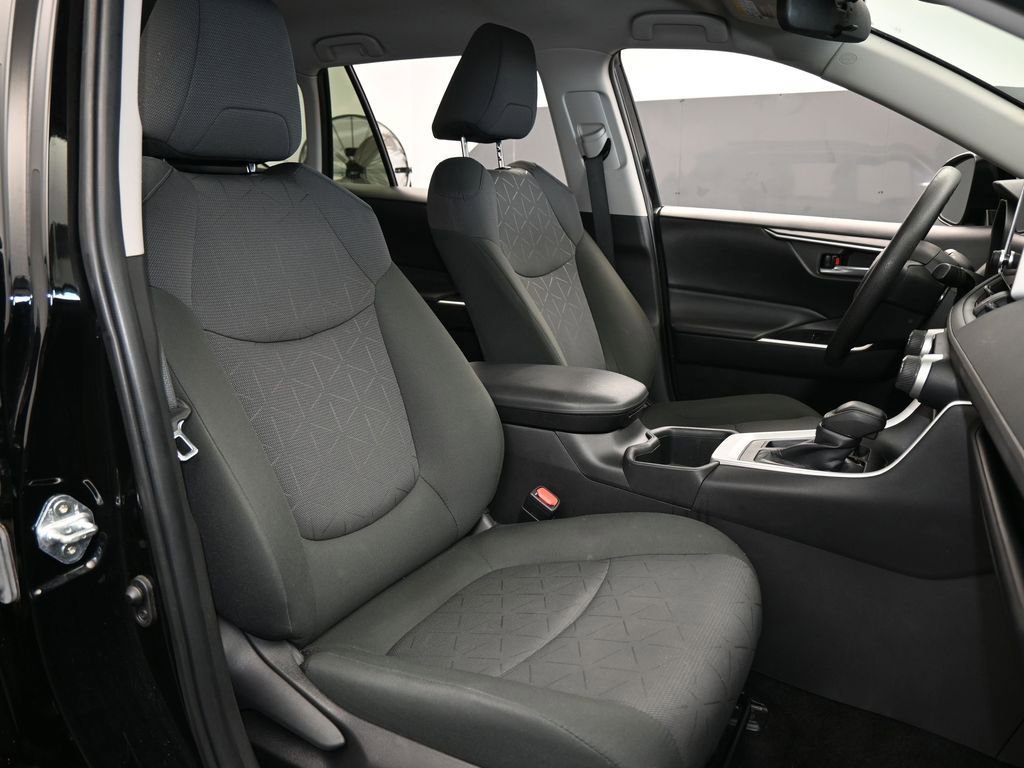 Used 2024 Toyota RAV4 XLE image 43