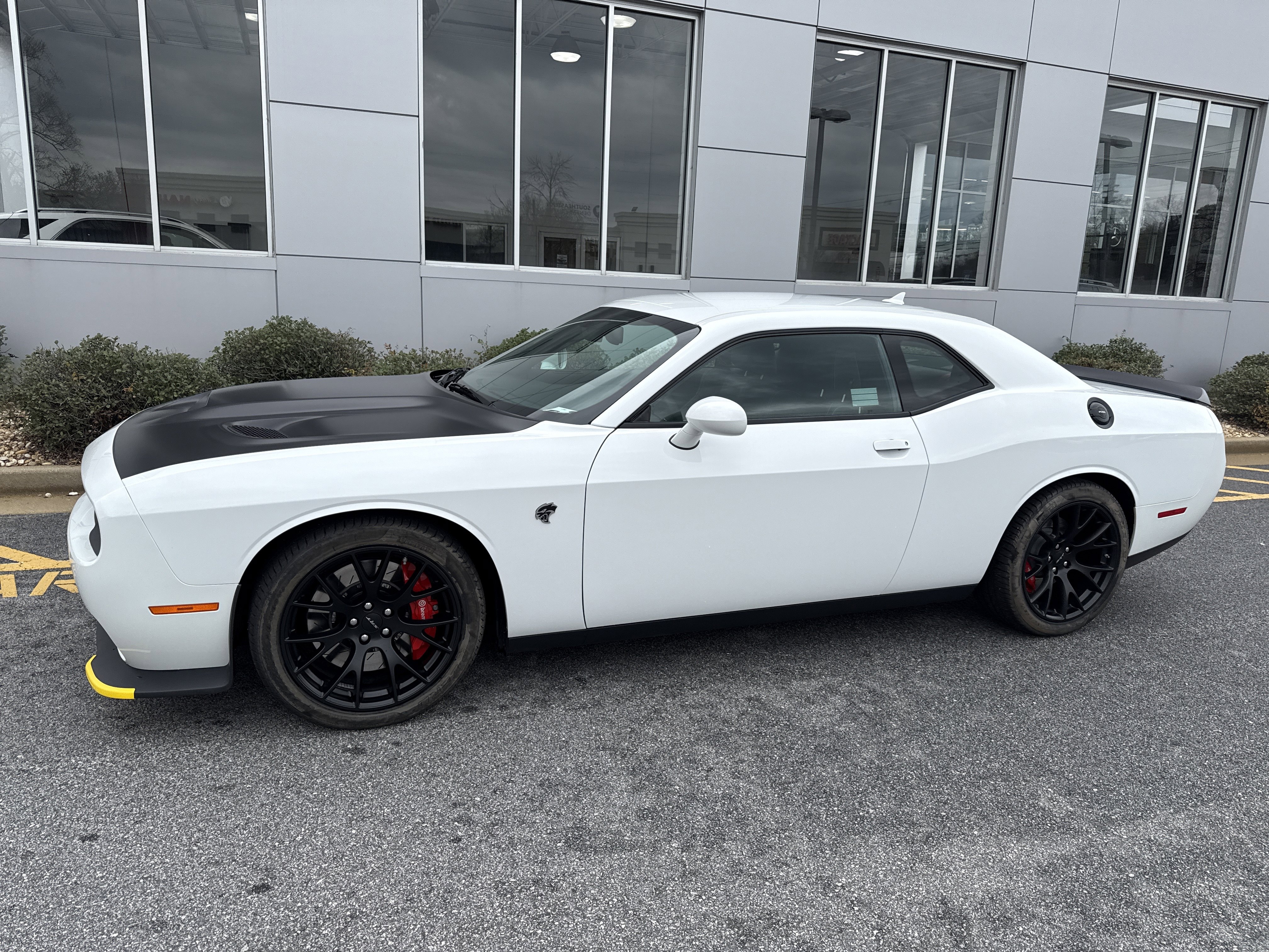 Used 2015 Dodge Challenger SRT Hellcat image 3