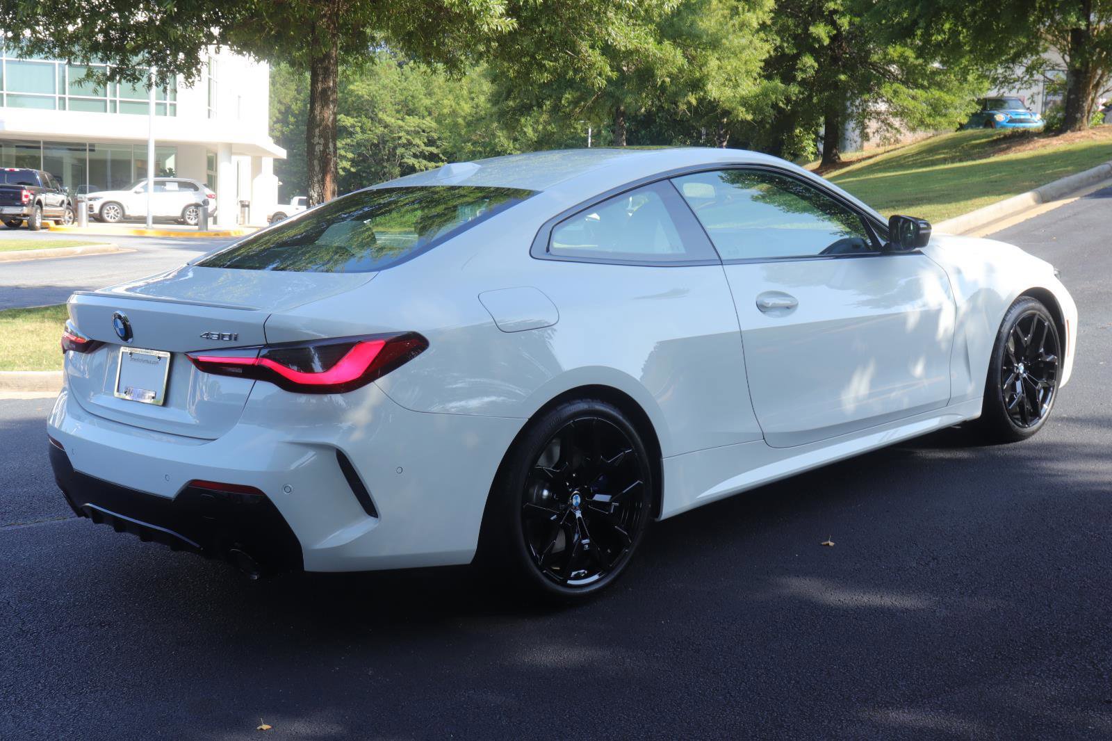 New 2026 BMW 430i Coupe w/ M Sport Package image 8