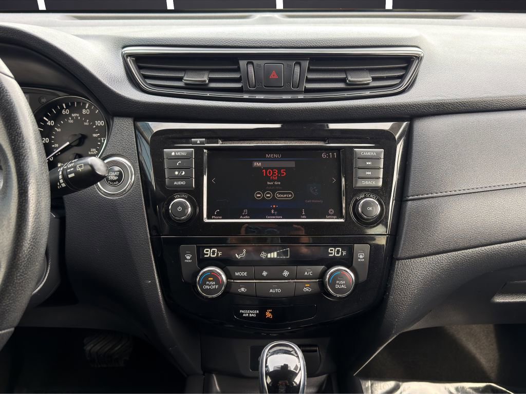 Used 2020 Nissan Rogue SV image 18