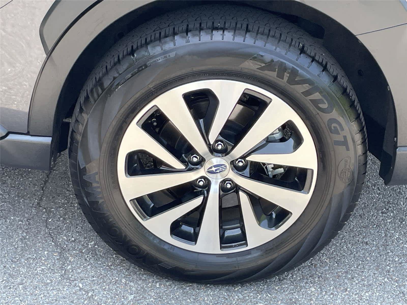Used 2024 Subaru Outback Premium AWD/4WD image 11