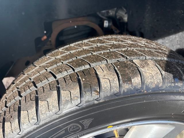 Used 2013 Chevrolet Avalanche LTZ image 28