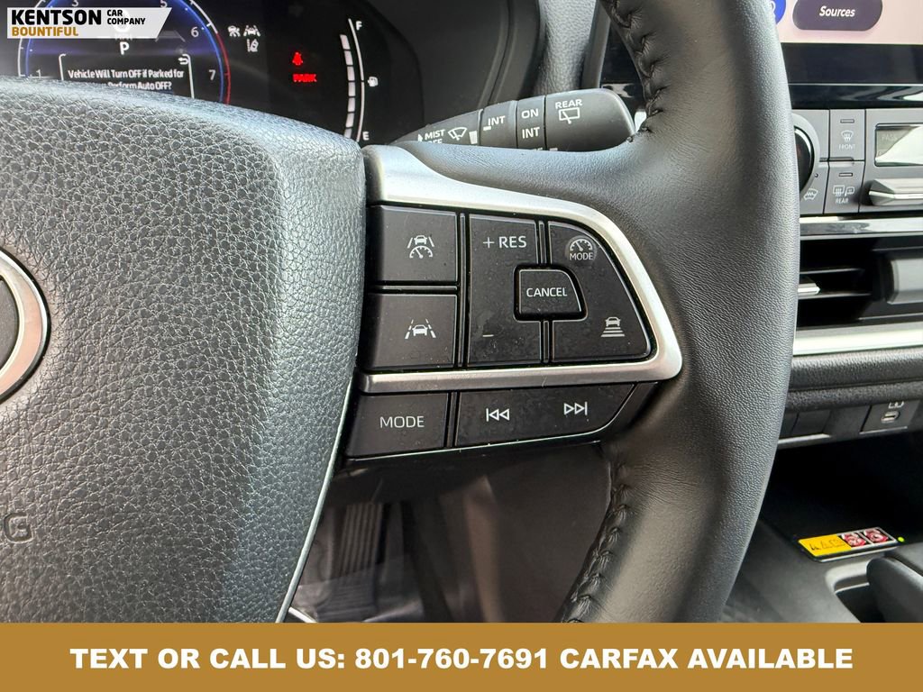 Used 2025 Toyota Grand Highlander AWD image 16