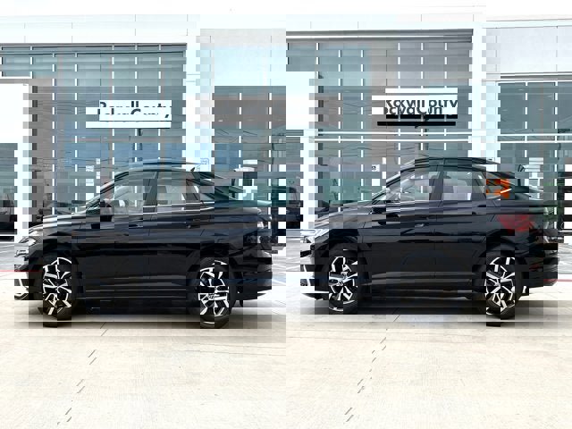 New 2025 Volkswagen Jetta SE image 3