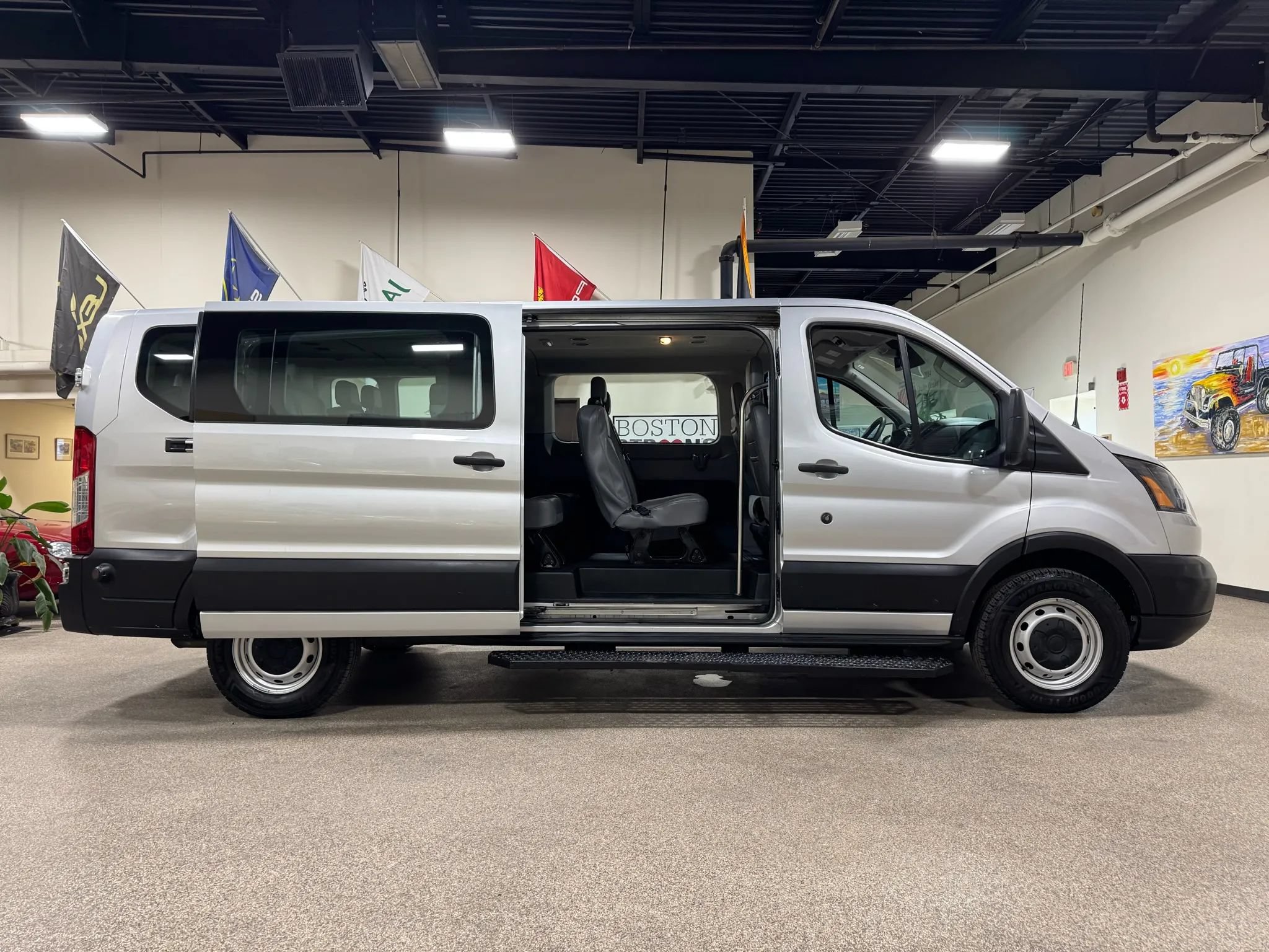 Used 2019 Ford Transit 350 XL RWD image 21