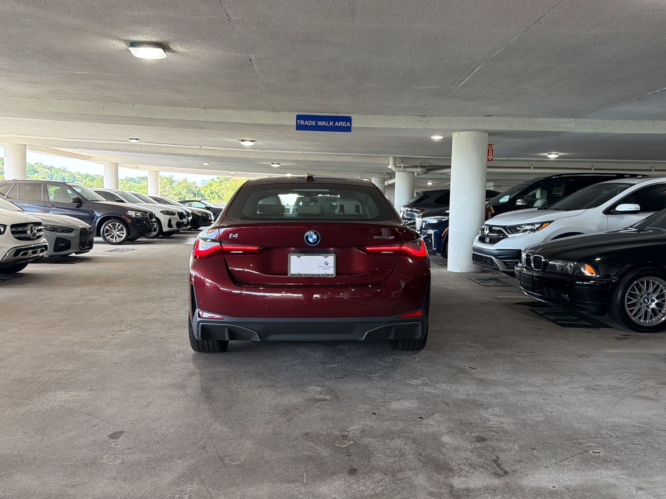 Used 2023 BMW i4 eDrive40 RWD image 8