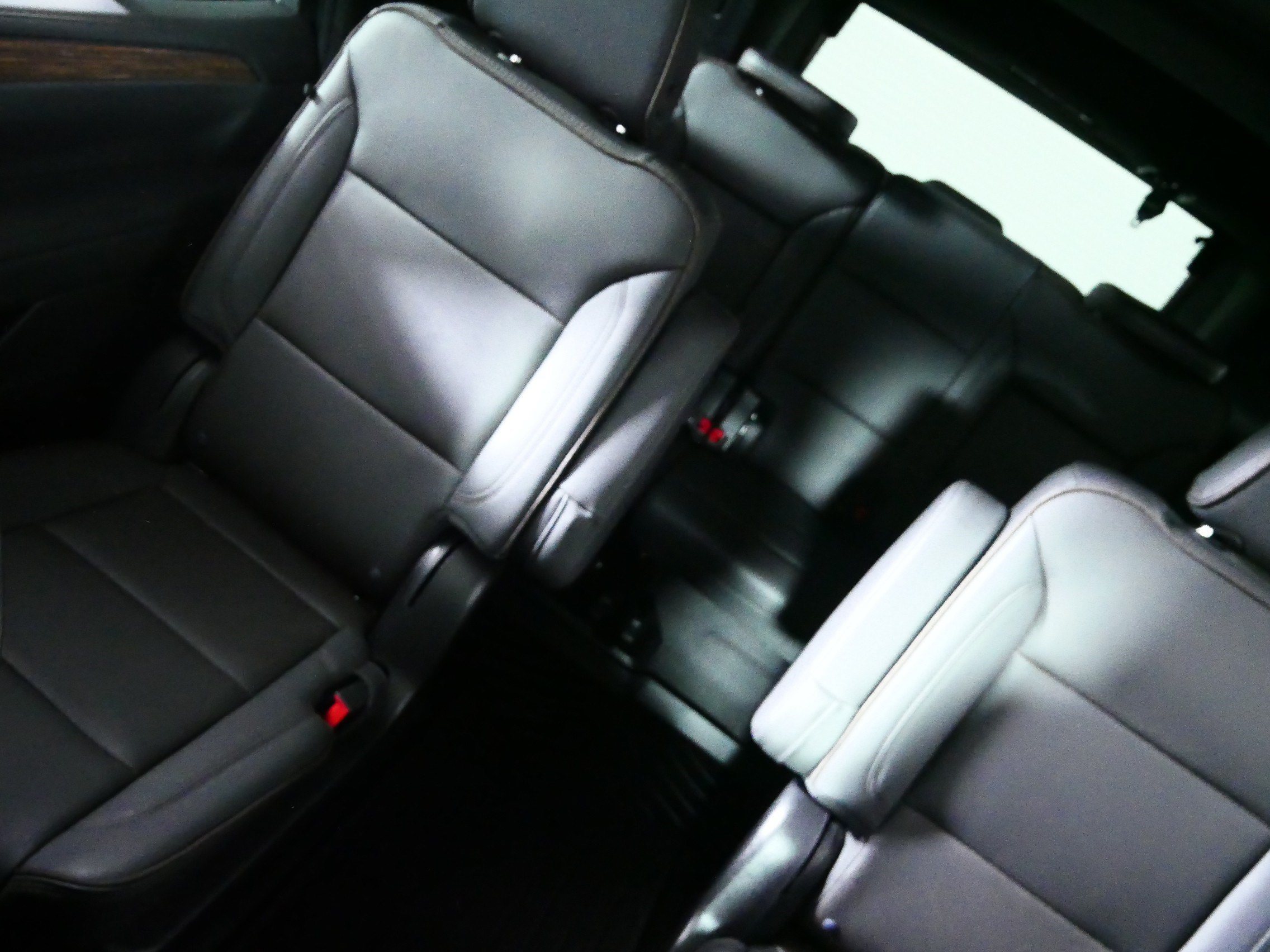 Used 2024 Chevrolet Tahoe High Country AWD/4WD image 12
