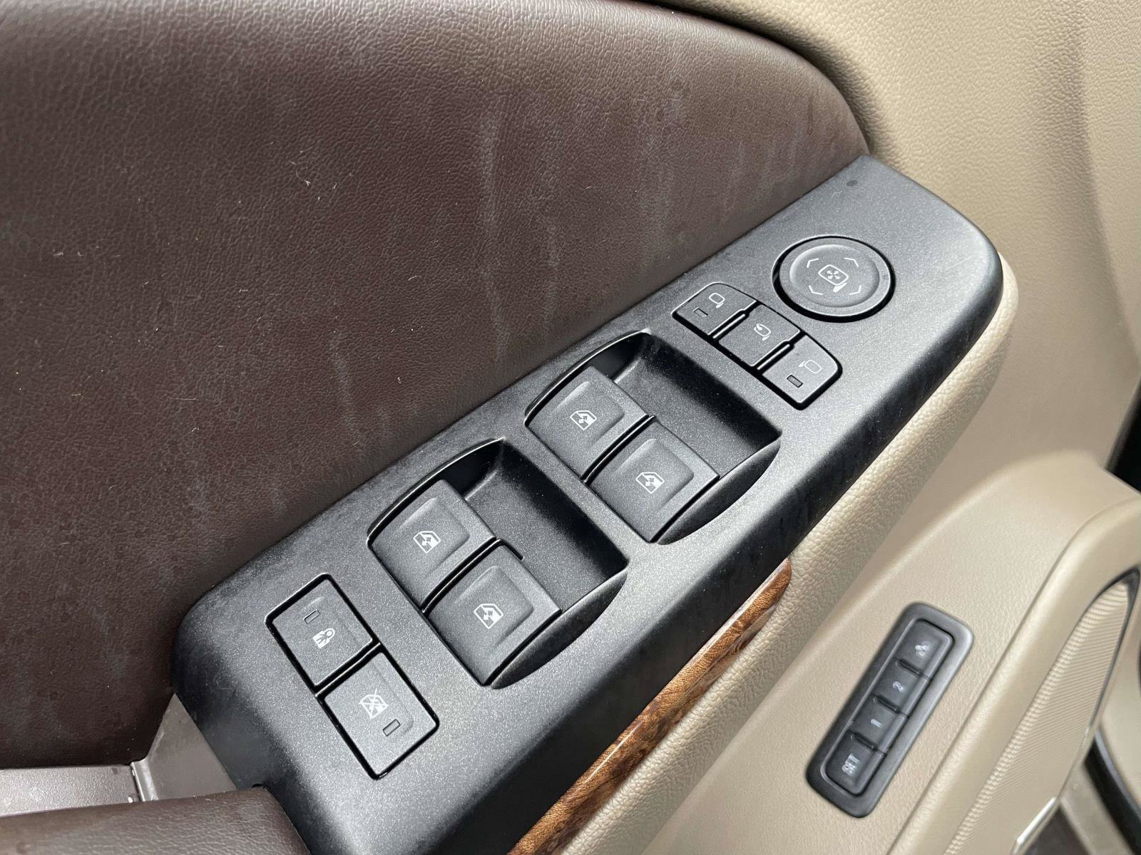 Used 2016 Chevrolet Suburban LTZ AWD/4WD image 7