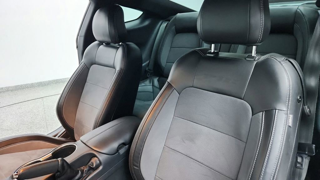 Used 2020 Ford Mustang Shelby GT350 w/ Technology Package image 15