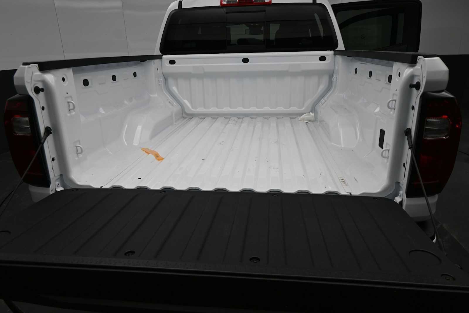 New 2026 GMC Canyon Elevation AWD/4WD image 14