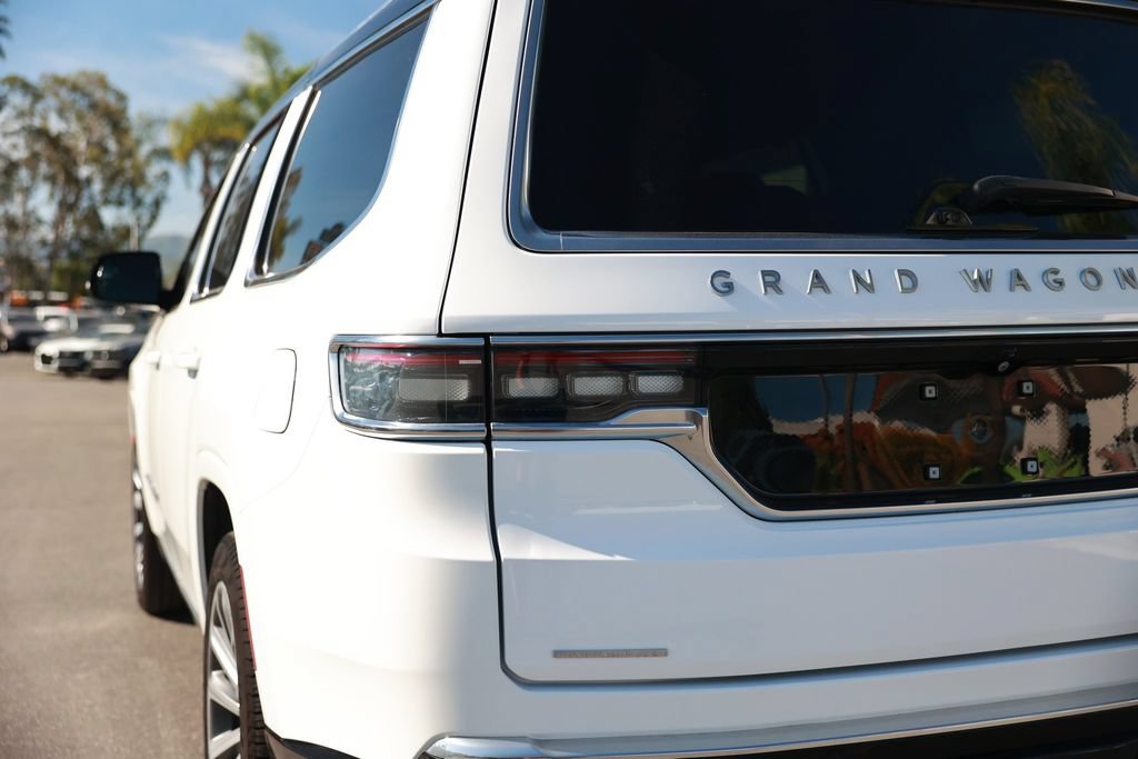 Used 2023 Jeep Grand Wagoneer Series II AWD/4WD image 12