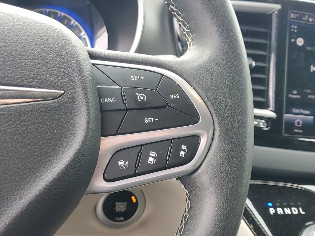 Used 2023 Chrysler Pacifica Touring-L FWD image 25
