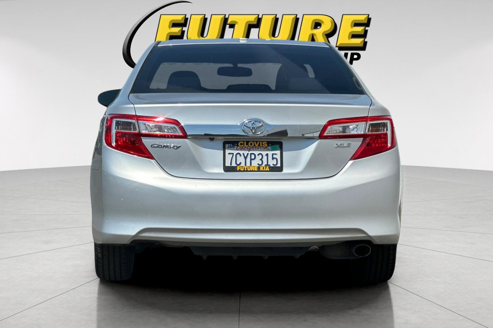 Used 2014 Toyota Camry XLE w/ Leather Package FWD image 5